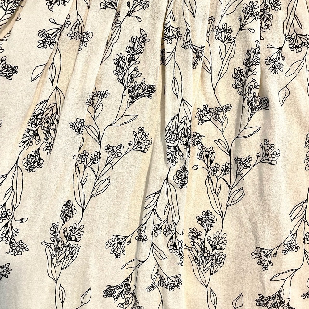 Old Navy Floral A-Line Skirt Black and Cream Medium Fully Lined Worn Once EUC - Picture 2 of 5